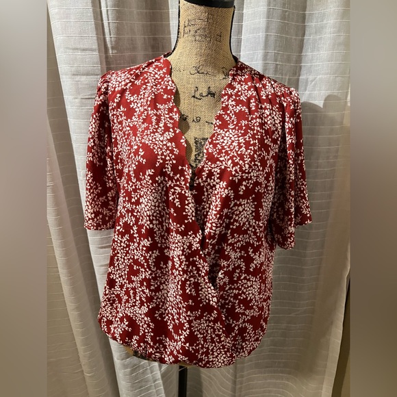 nine britton Tops - Nine Britton Ivana Short Sleeved Blouse